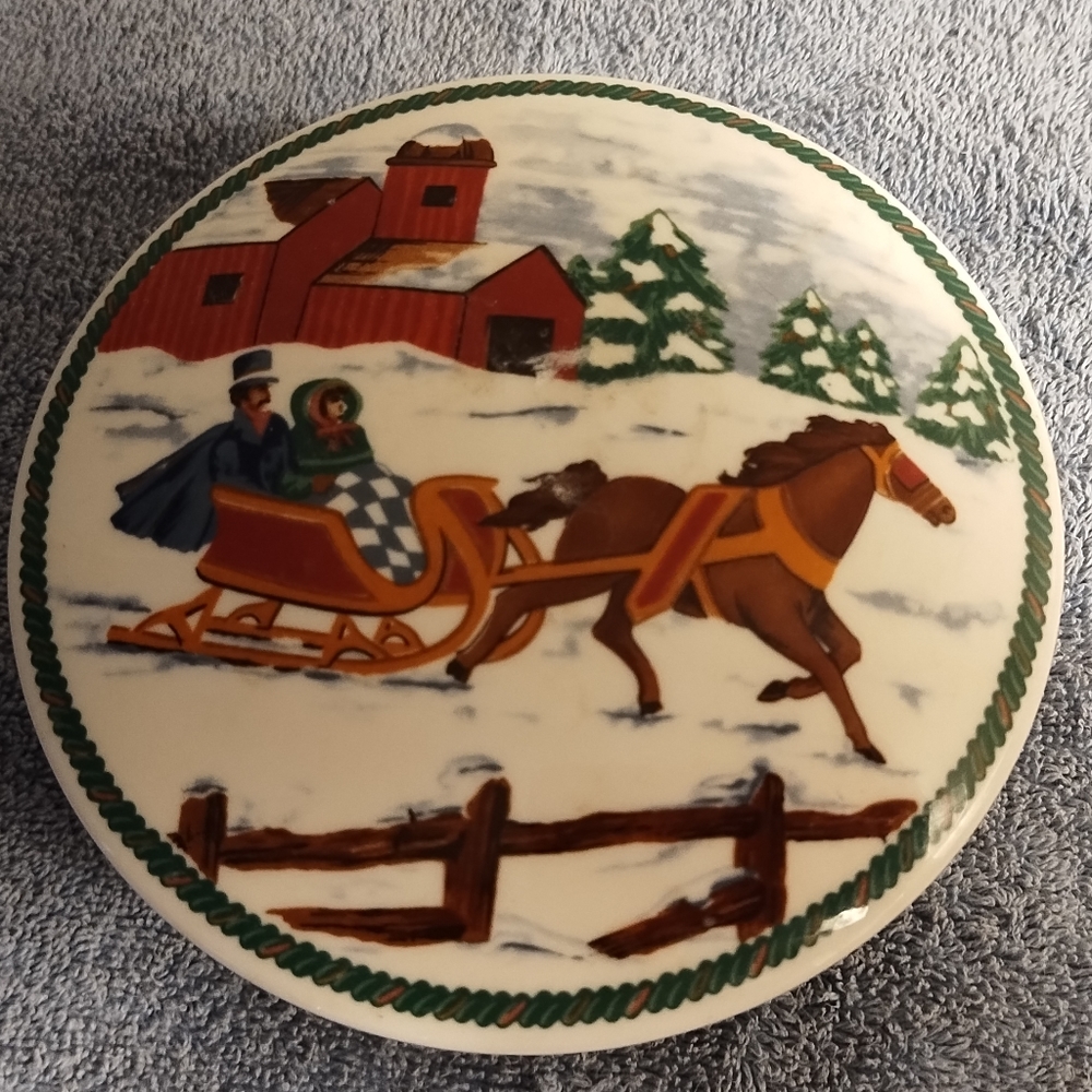 Vintage MIKASA Country Sleigh Trinket Dish - Covered